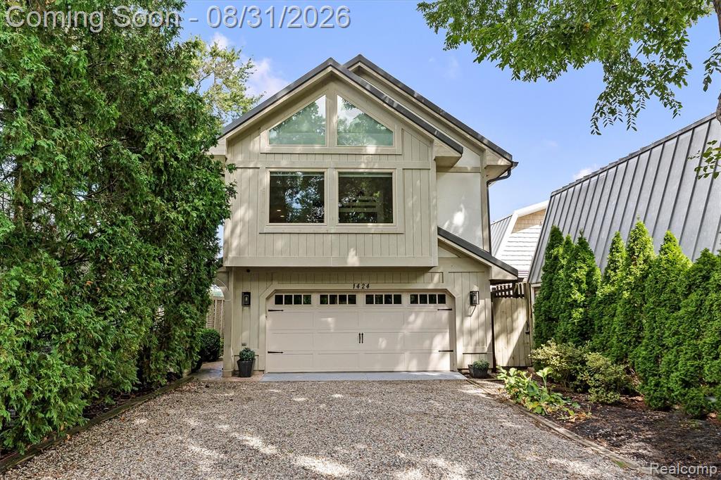 1424 W Oakley Park Road Property Photo 1