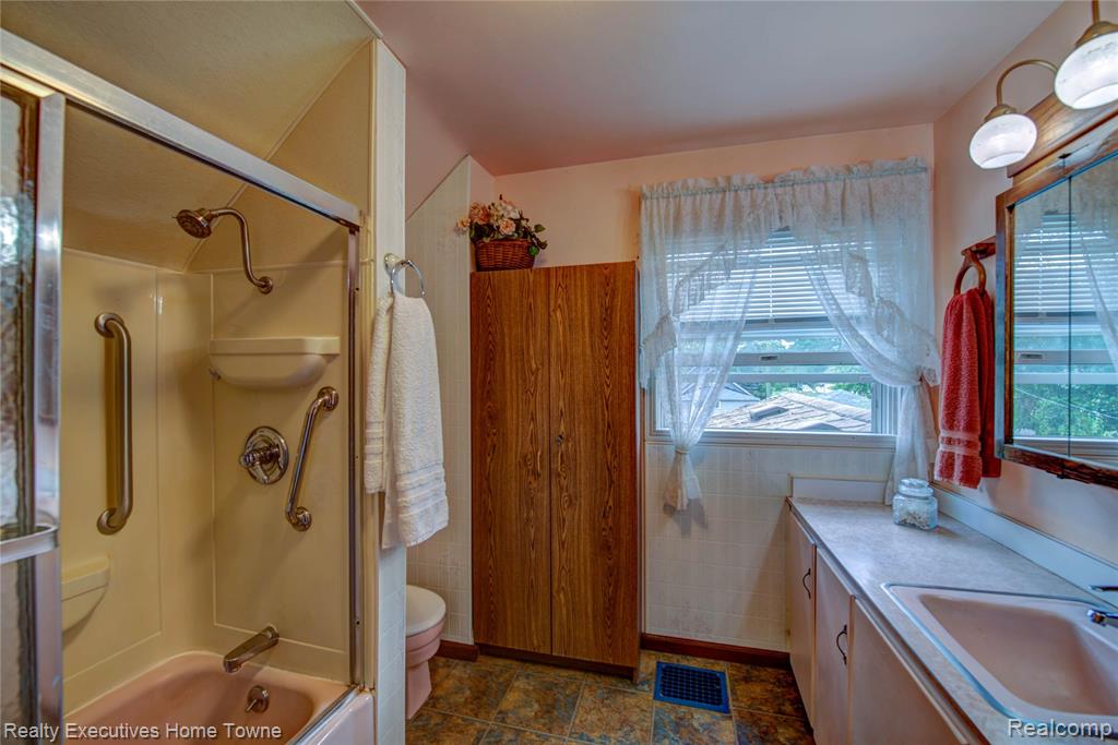 3003 North Boulevard Property Photo 29