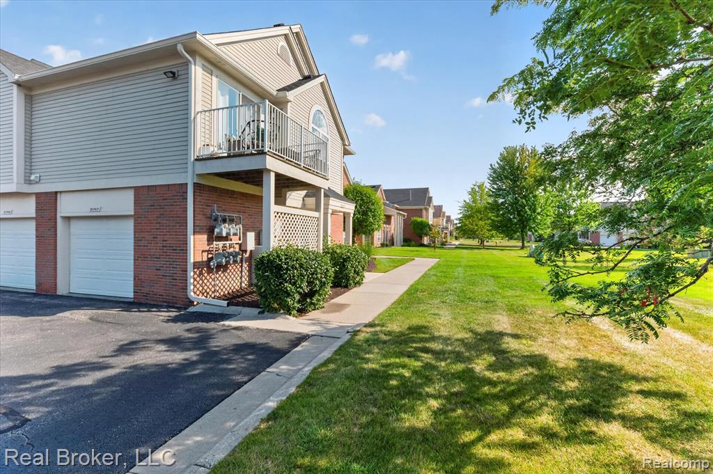 51747 Adler Park Drive Property Photo 2