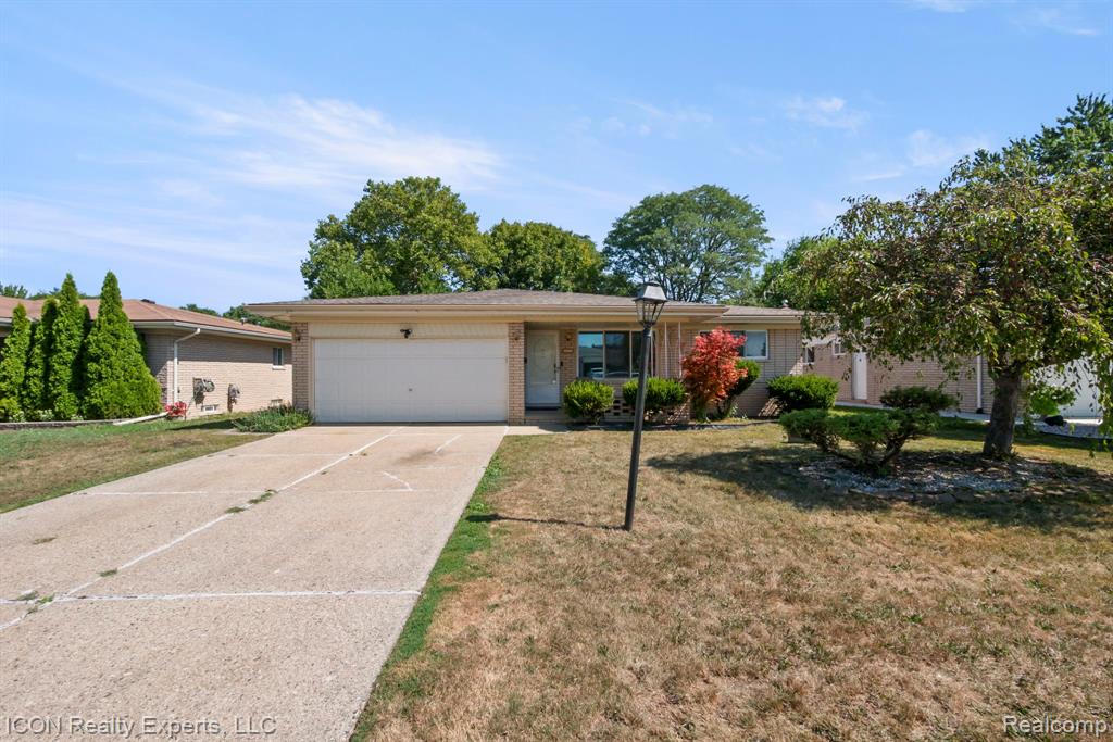 3053 Belcher Drive Property Photo 1