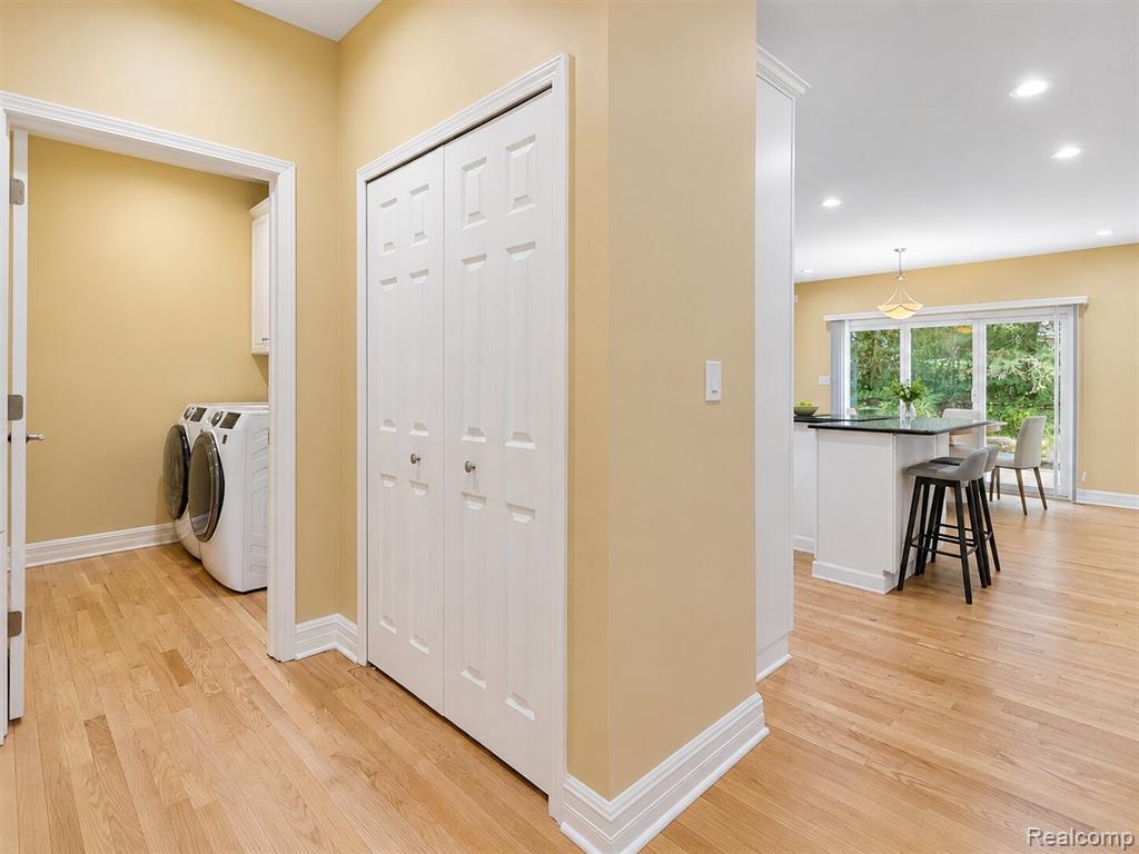 5593 Warrenshire Drive Property Photo 13