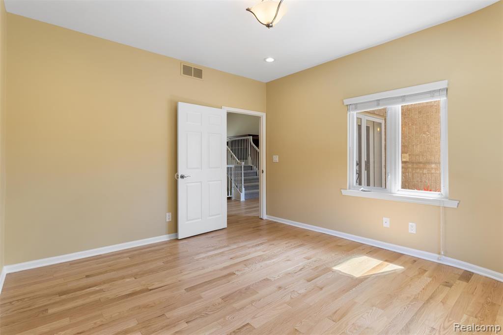 5593 Warrenshire Drive Property Photo 16