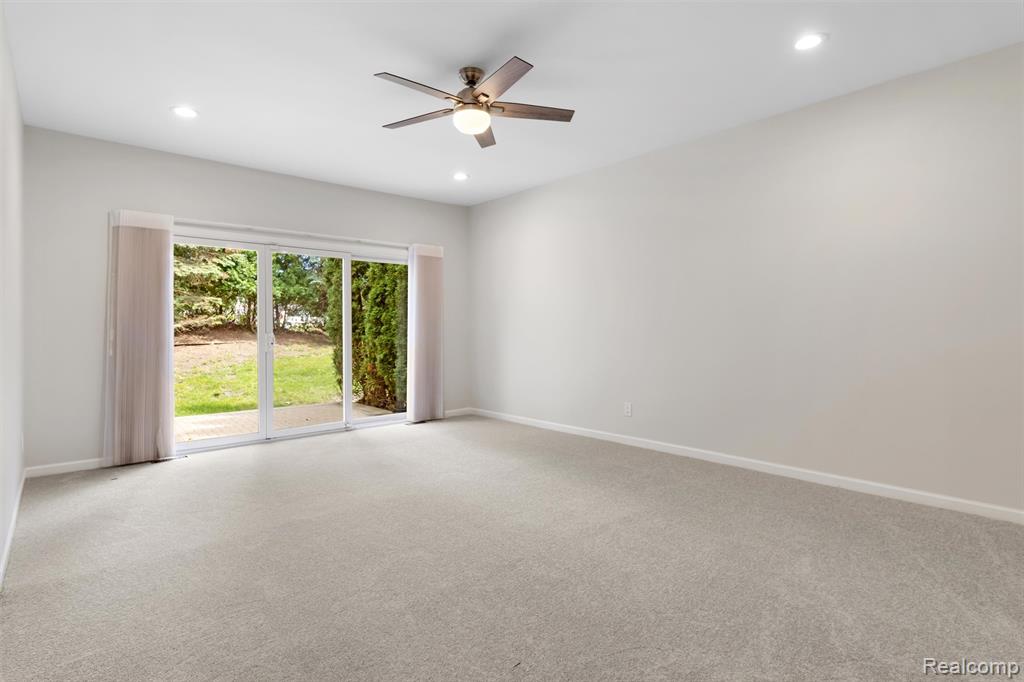 5593 Warrenshire Drive Property Photo 18