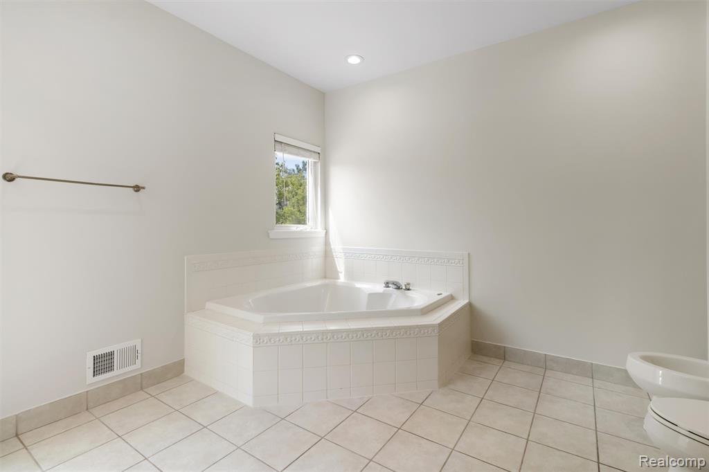 5593 Warrenshire Drive Property Photo 22