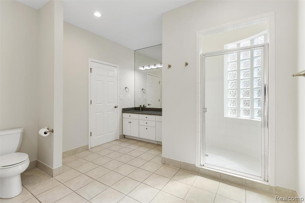 5593 Warrenshire Drive Property Photo 24