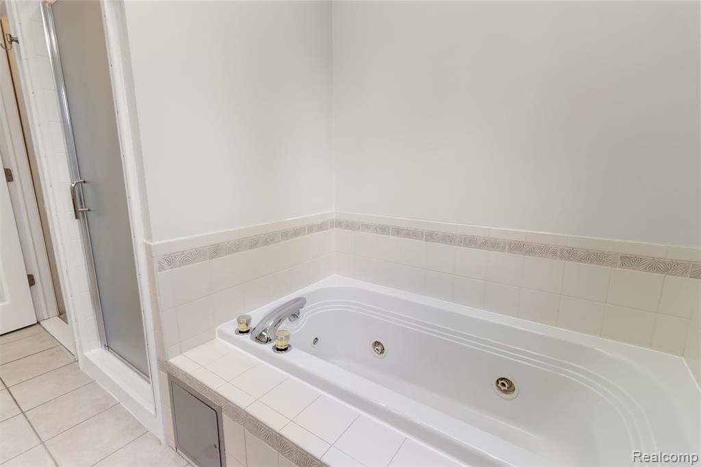 5593 Warrenshire Drive Property Photo 35