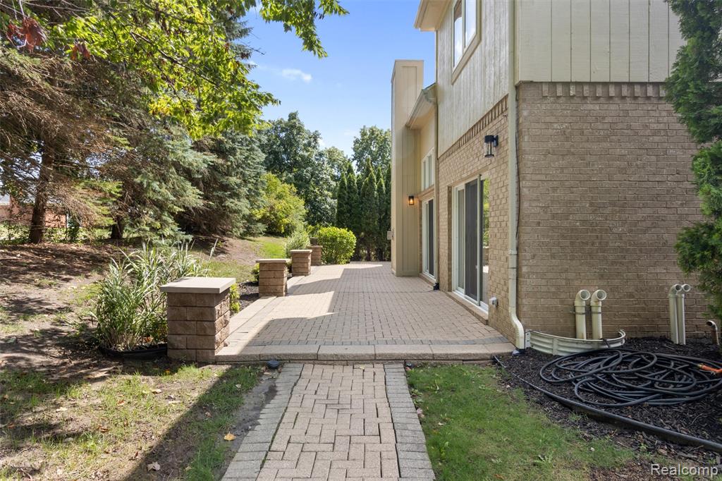 5593 Warrenshire Drive Property Photo 64