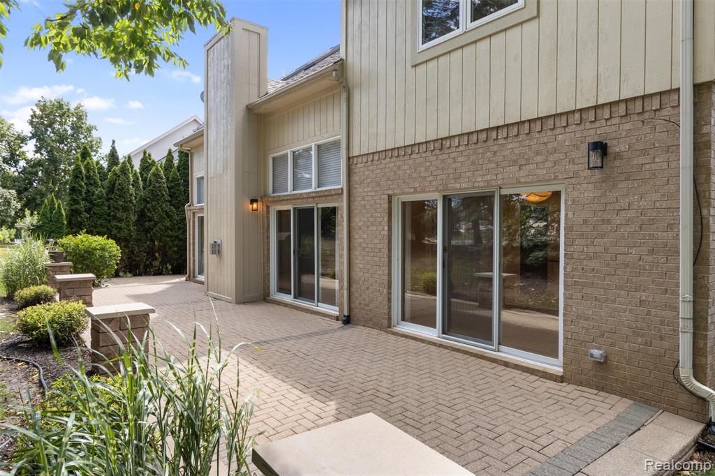 5593 Warrenshire Drive Property Photo 65
