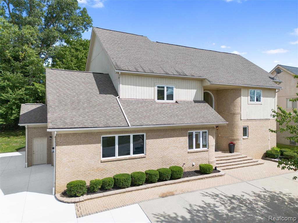 5593 Warrenshire Drive Property Photo 74
