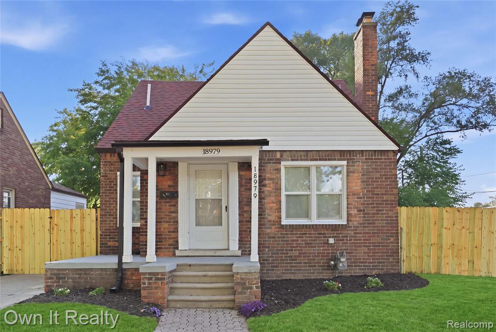 18979 Lindsay Street Property Photo 1