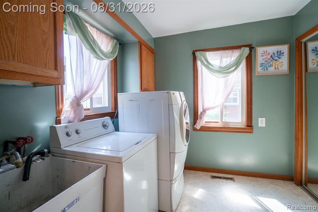17157 Matthews Street Property Photo 9