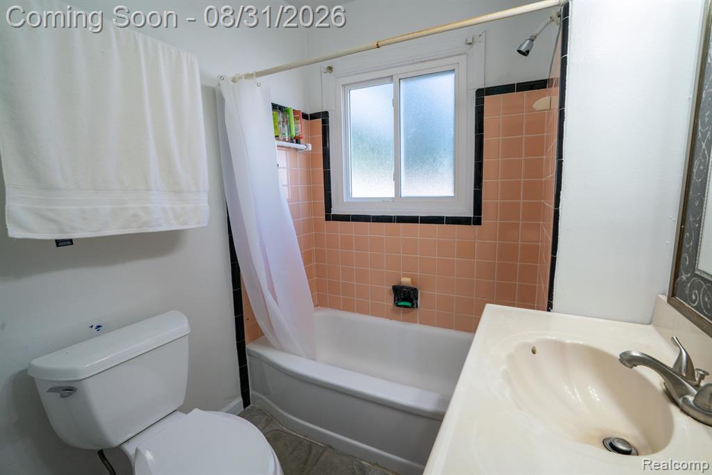 17157 Matthews Street Property Photo 10
