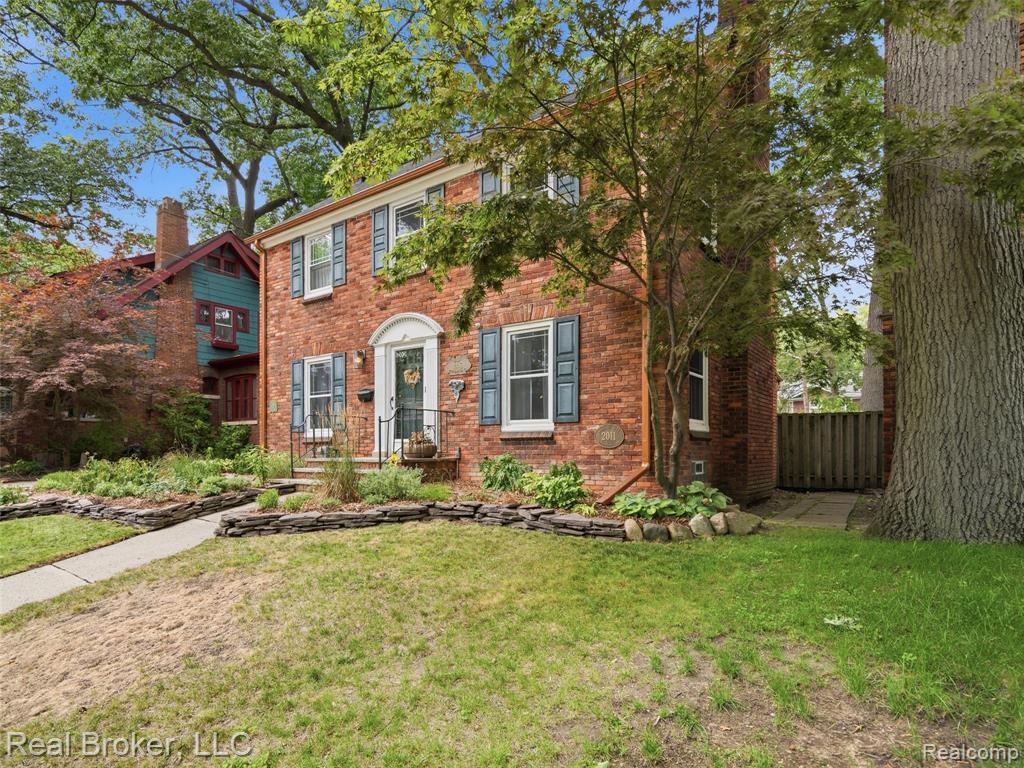 446 W Drayton Street Property Photo 3