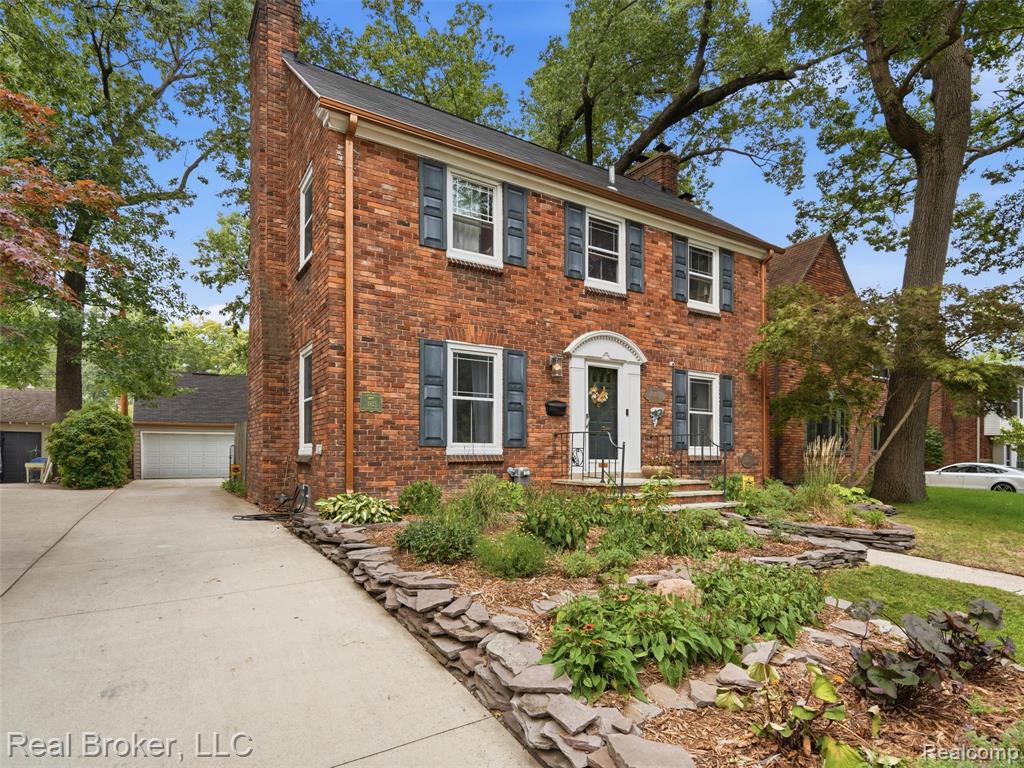 446 W Drayton Street Property Photo 4