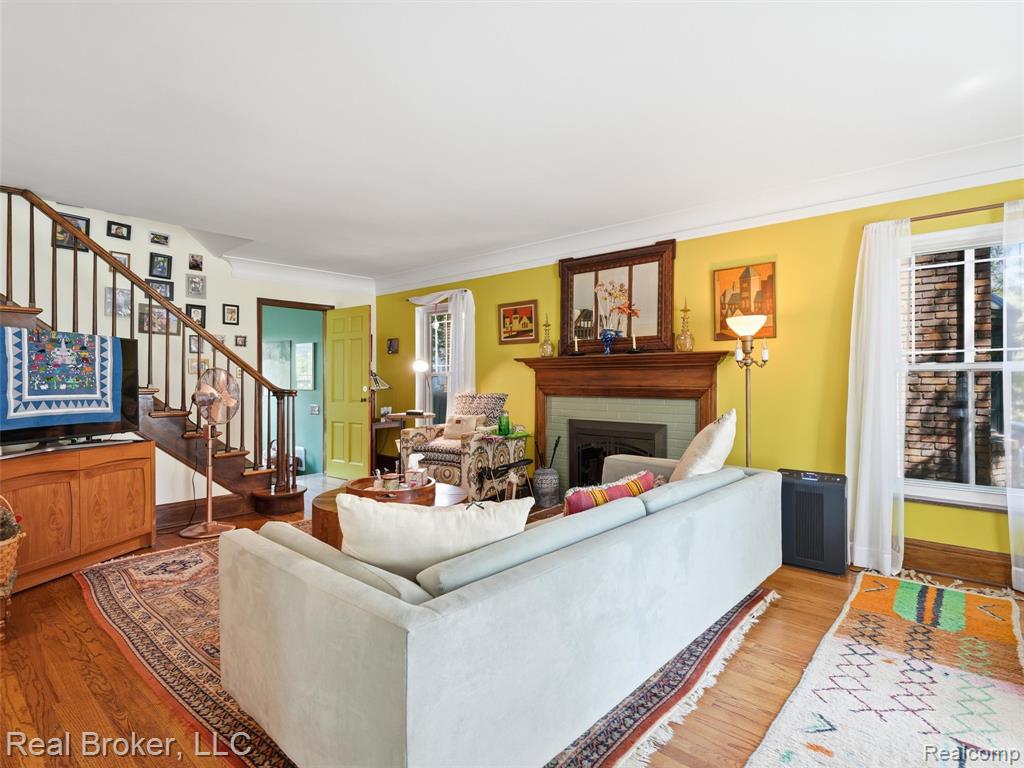 446 W Drayton Street Property Photo 8