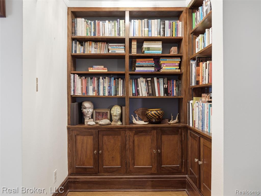 446 W Drayton Street Property Photo 15