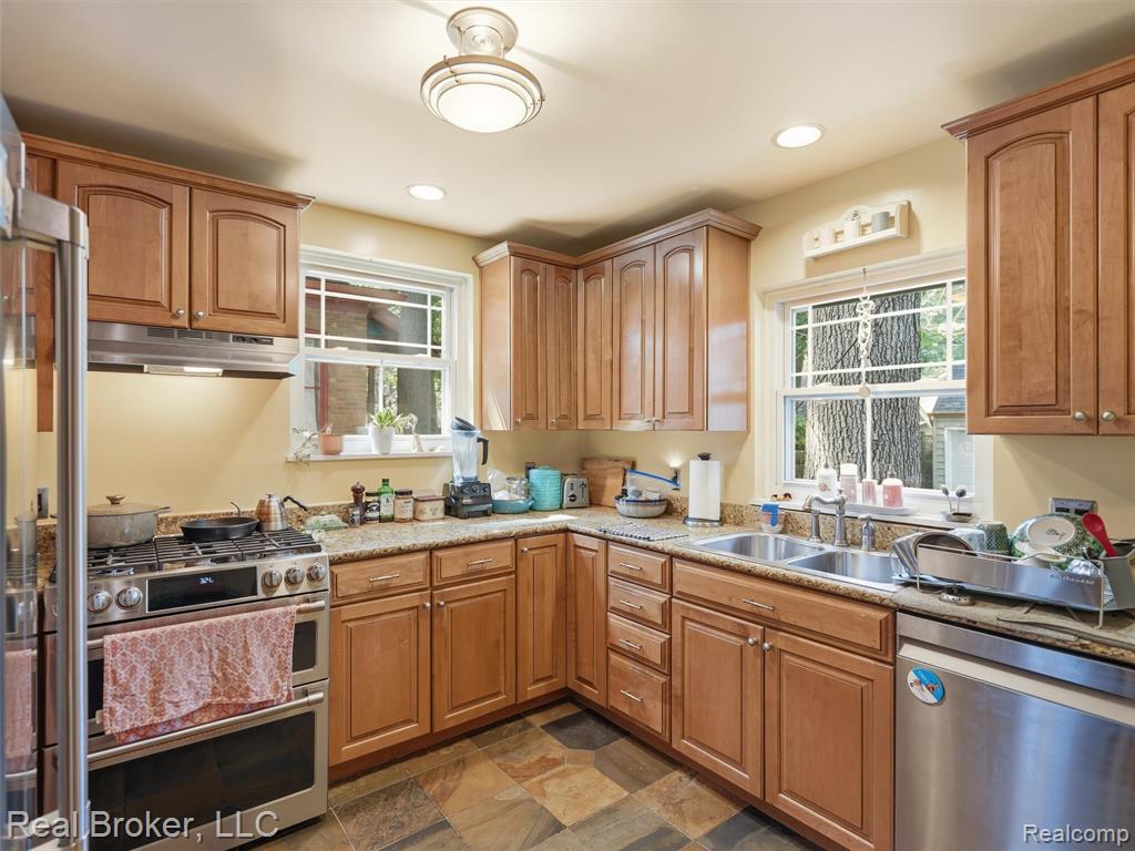 446 W Drayton Street Property Photo 18