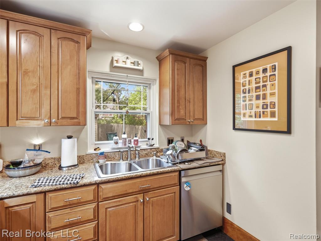 446 W Drayton Street Property Photo 21