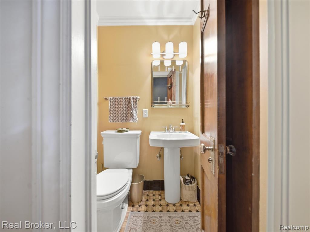 446 W Drayton Street Property Photo 22