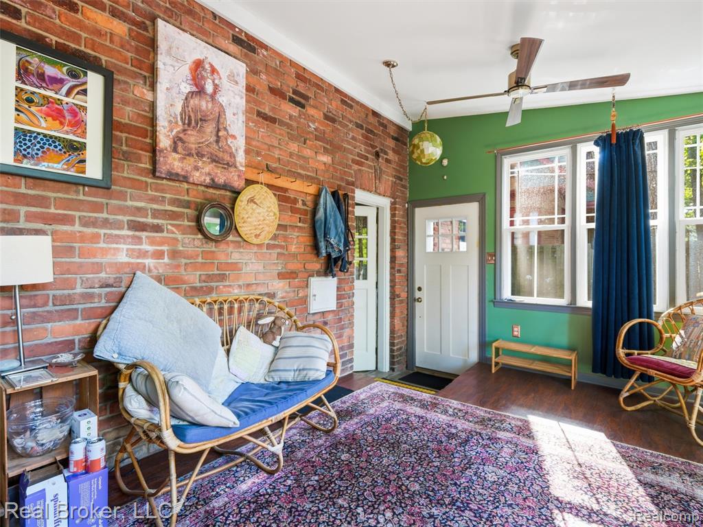 446 W Drayton Street Property Photo 24