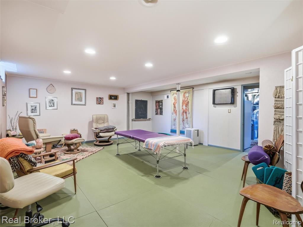 446 W Drayton Street Property Photo 35
