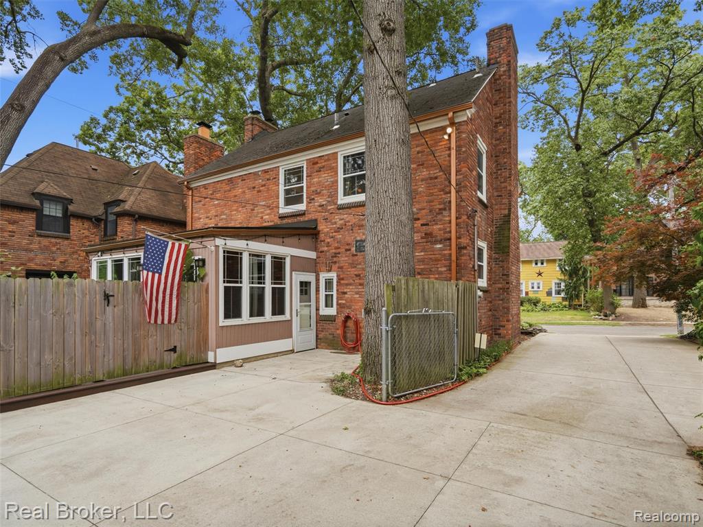 446 W Drayton Street Property Photo 39