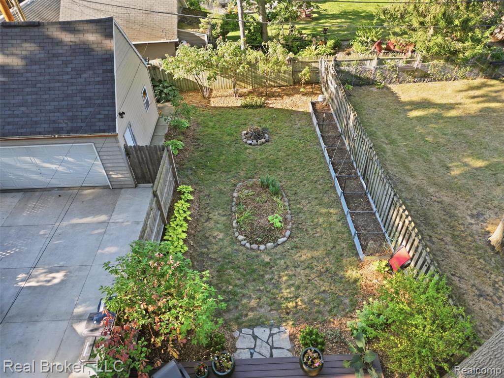 446 W Drayton Street Property Photo 46