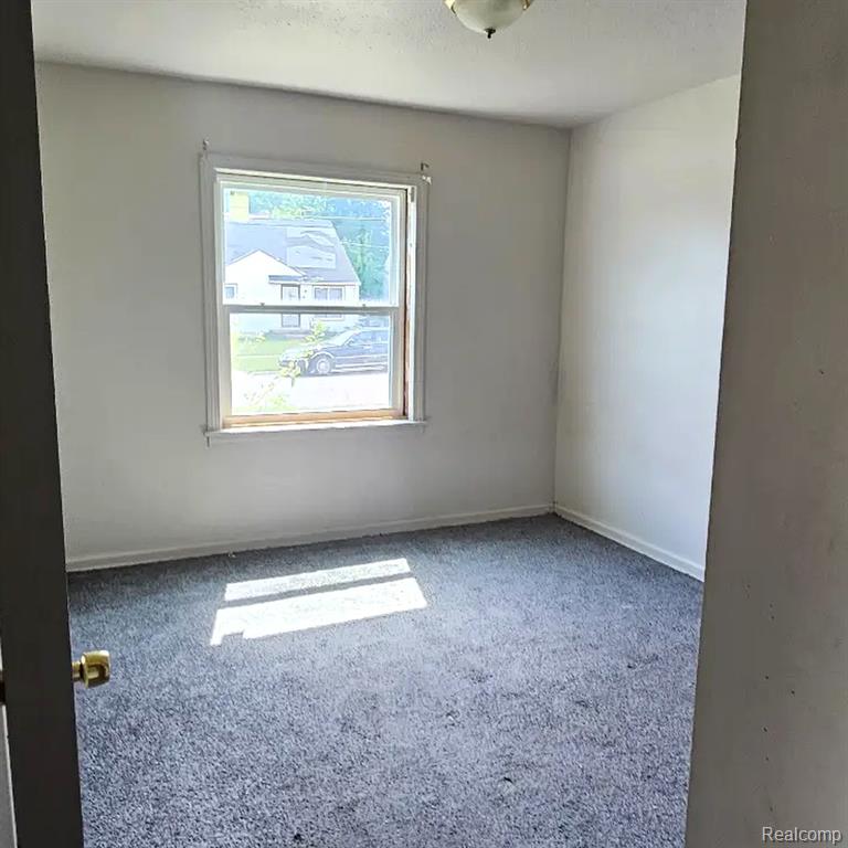 629 Spencer Street Property Photo 4