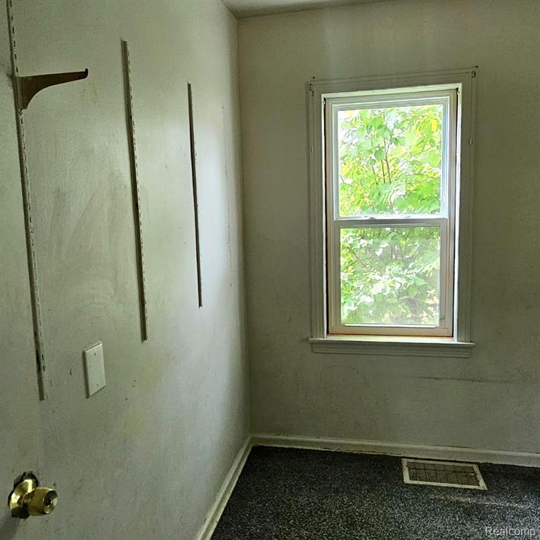 629 Spencer Street Property Photo 5