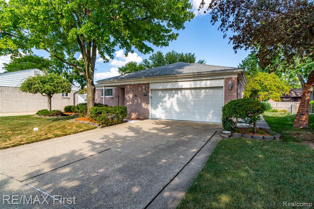27574 Los Olas Court Property Photo 1