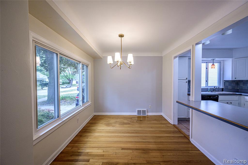 505 S Minerva Avenue Property Photo 6