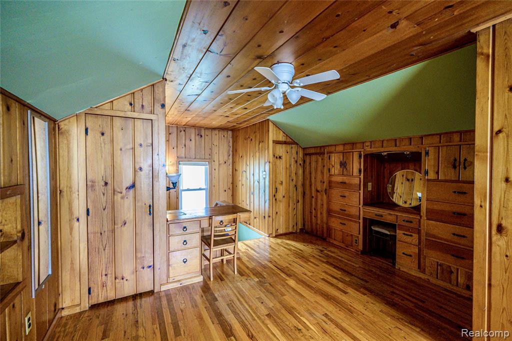 505 S Minerva Avenue Property Photo 16
