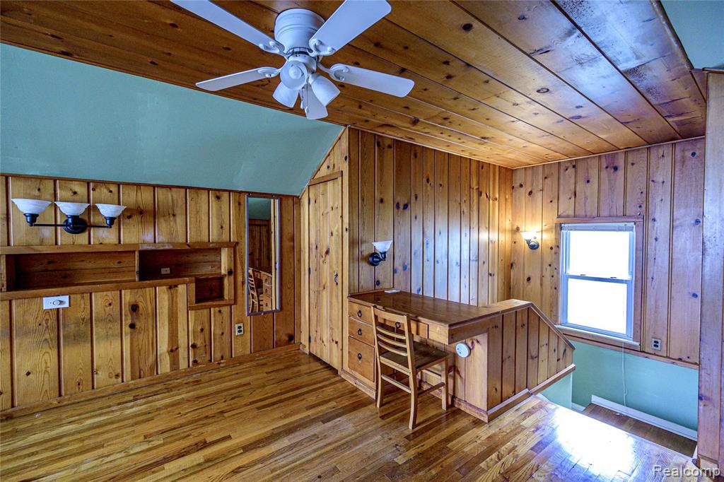 505 S Minerva Avenue Property Photo 17