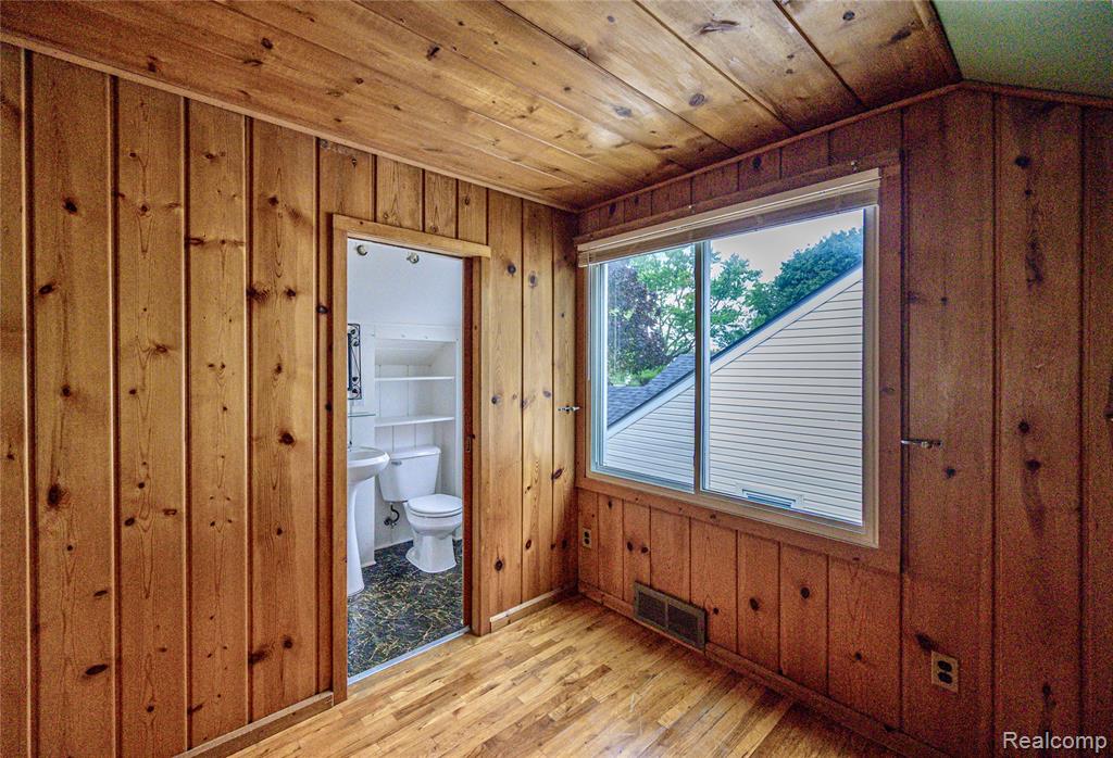 505 S Minerva Avenue Property Photo 19