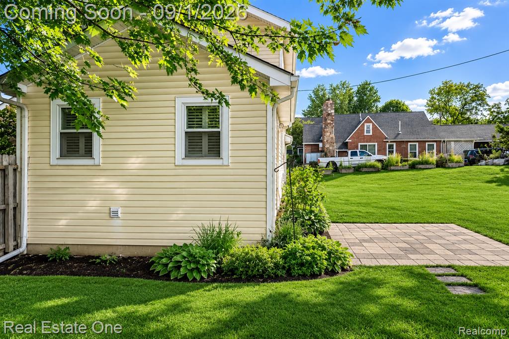 206 Broadway Property Photo 13