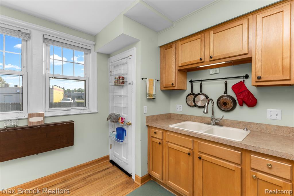2222 Montroyal Avenue Property Photo 10