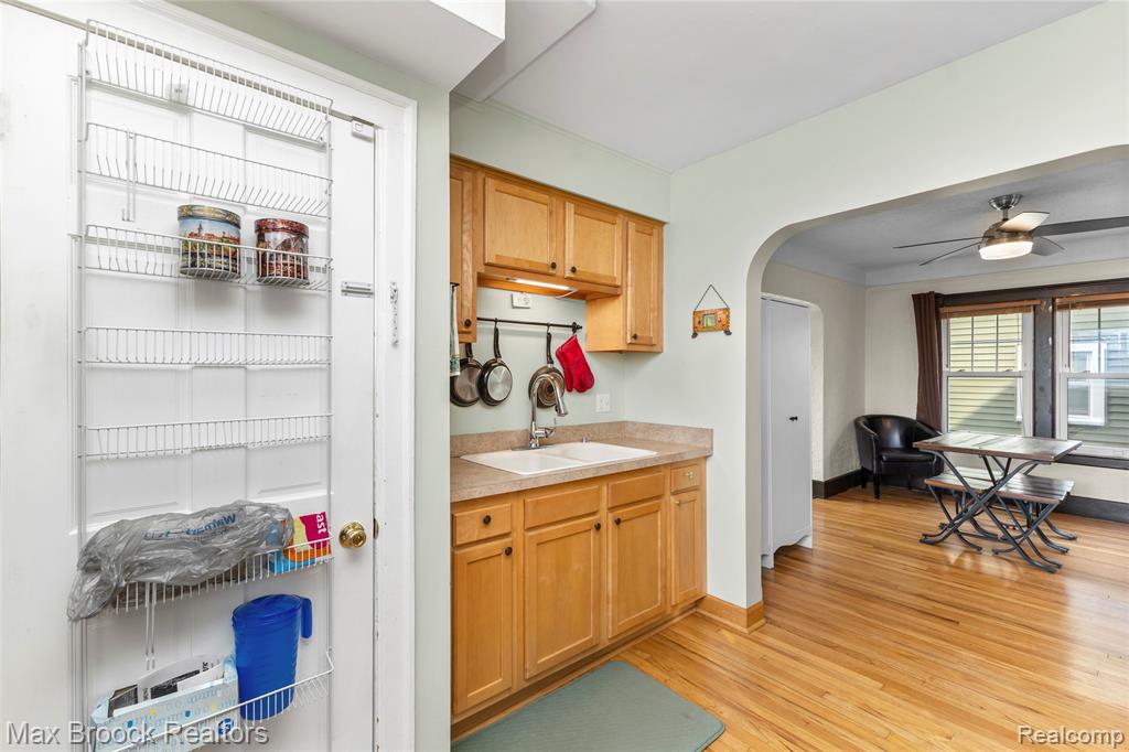 2222 Montroyal Avenue Property Photo 13