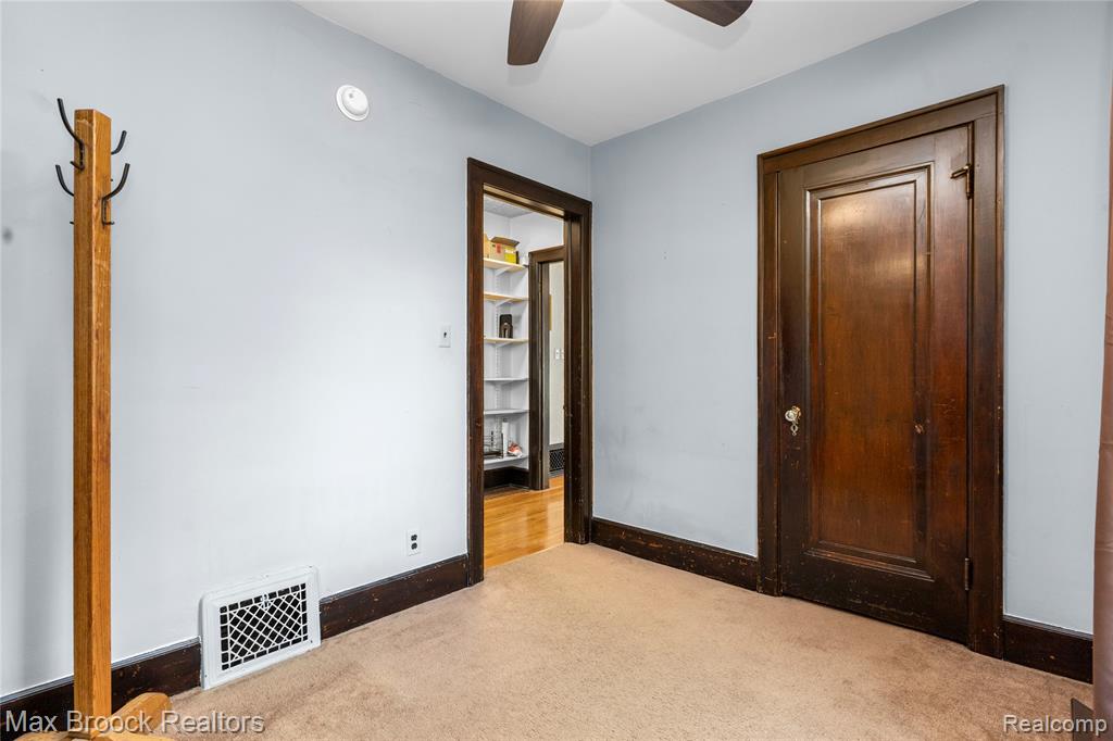 2222 Montroyal Avenue Property Photo 16