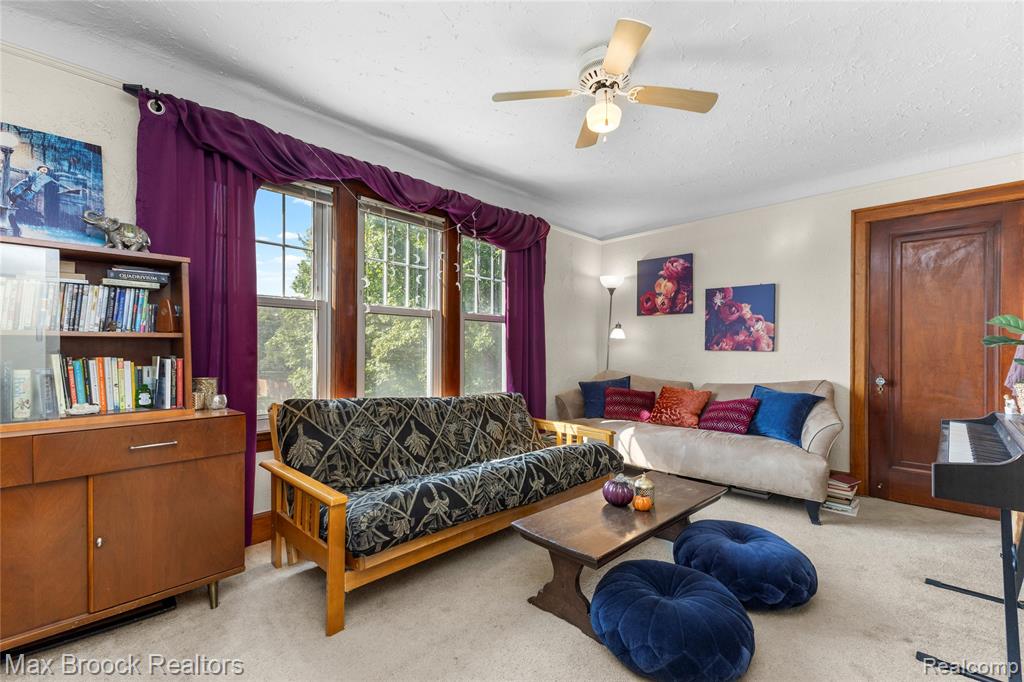 2222 Montroyal Avenue Property Photo 18
