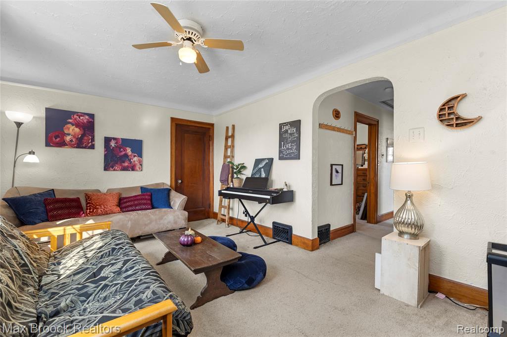 2222 Montroyal Avenue Property Photo 19