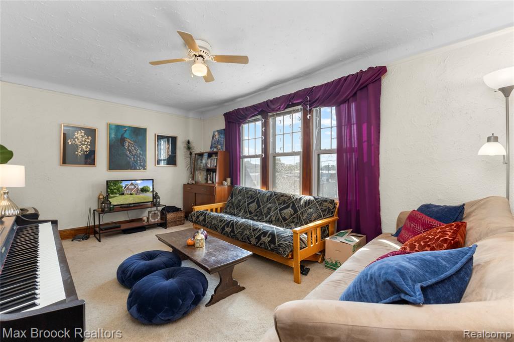 2222 Montroyal Avenue Property Photo 20