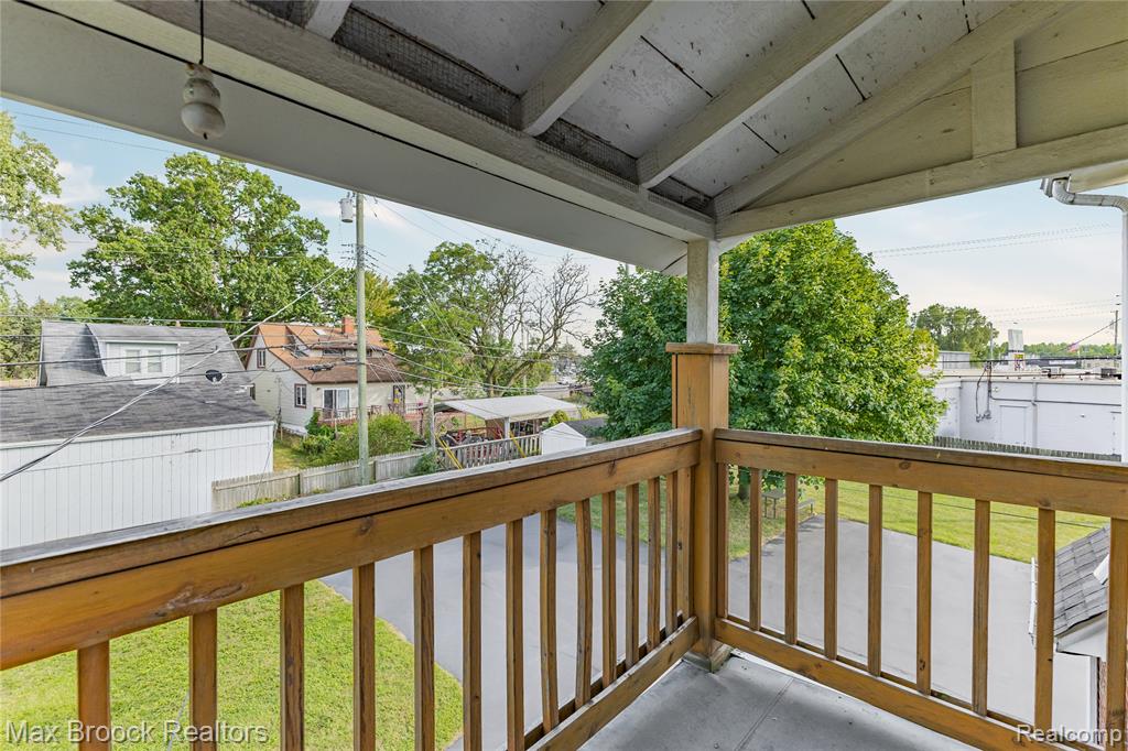 2222 Montroyal Avenue Property Photo 29