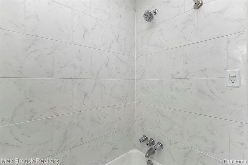 2222 Montroyal Avenue Property Photo 30