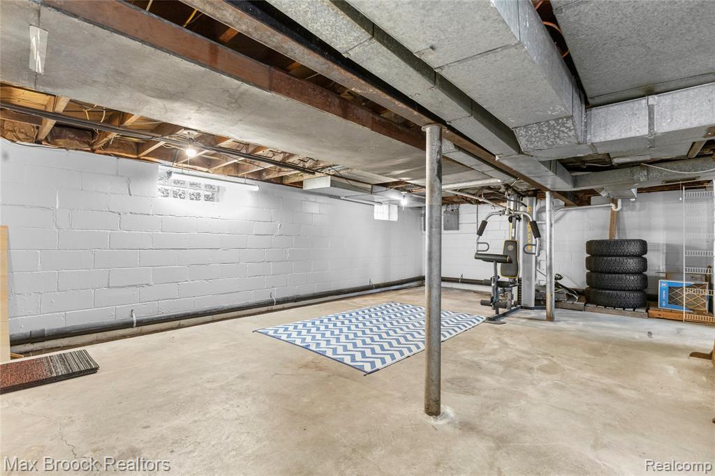 2222 Montroyal Avenue Property Photo 35