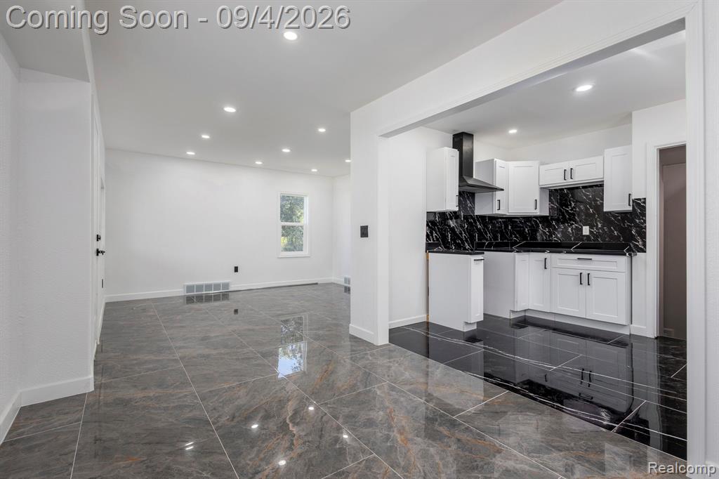 8076 Stahelin Avenue Property Photo 12