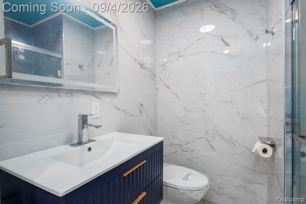 8076 Stahelin Avenue Property Photo 18