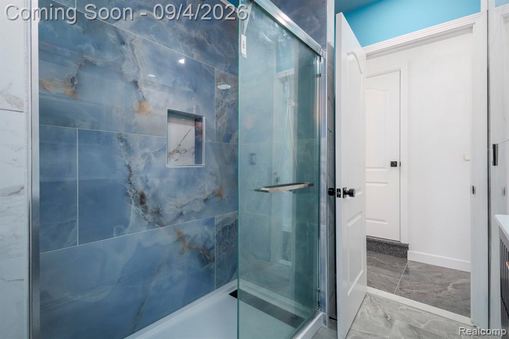 8076 Stahelin Avenue Property Photo 19
