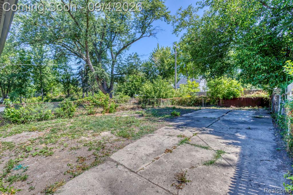 8076 Stahelin Avenue Property Photo 32