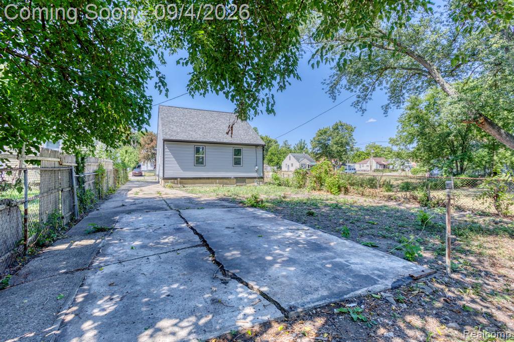 8076 Stahelin Avenue Property Photo 34