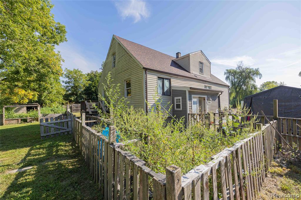 24224 Sumpter Road Property Photo 3